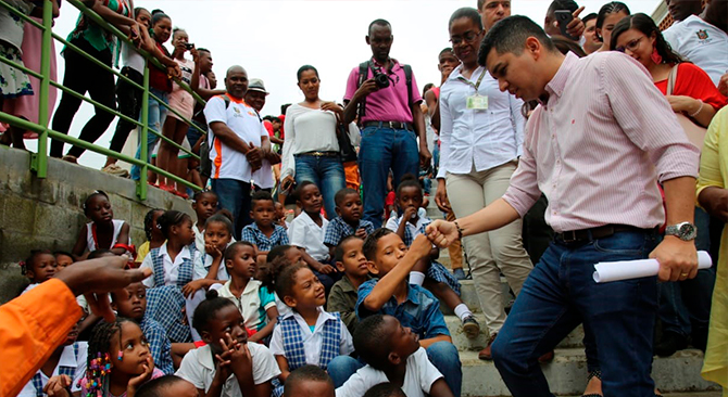 Ministro de Vivienda Ciudad y Territorio inauguro infraestructura educativa que beneficiara a mas de mil ninos y jovenes en Quibdo