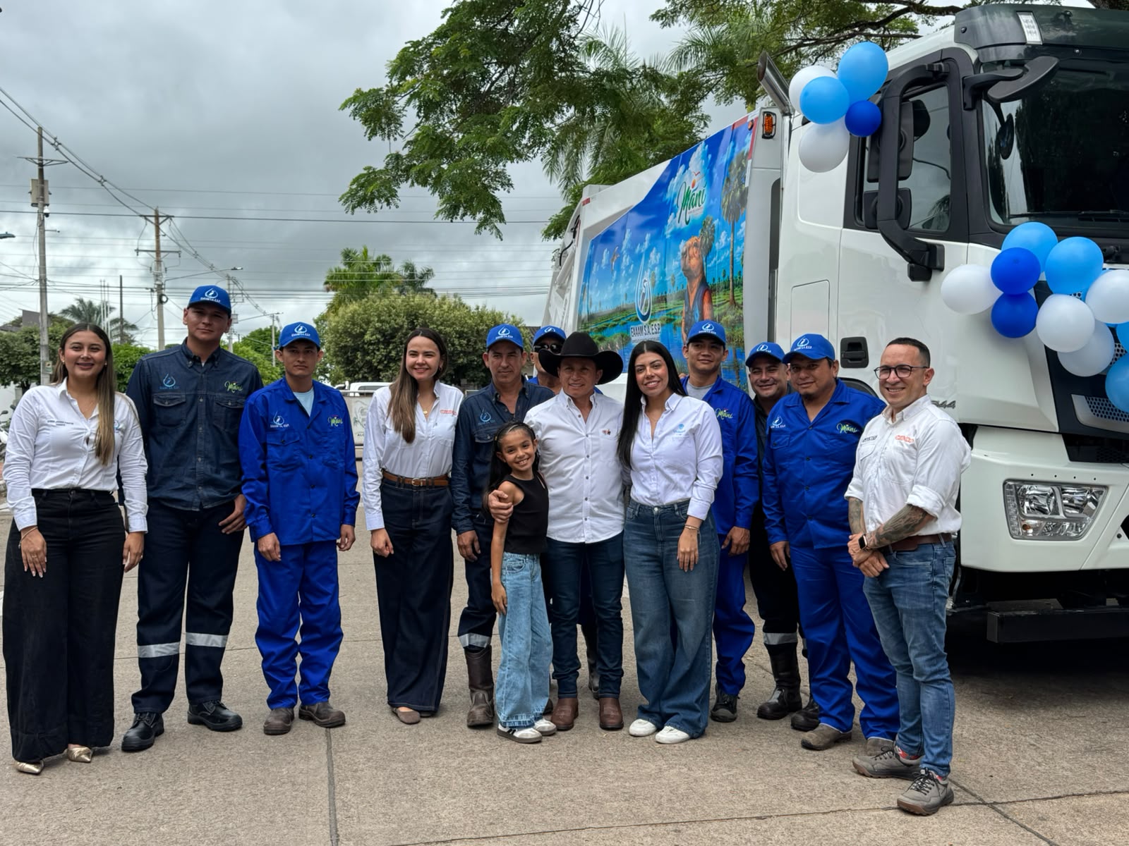 FOTOGRAFIA COMUNICADO MAS DE 12500 HABITANTES BENEFICIADOS CON NUEVOS VEHICULOS  PARA TRASPORTE DE RESIDUOS 01