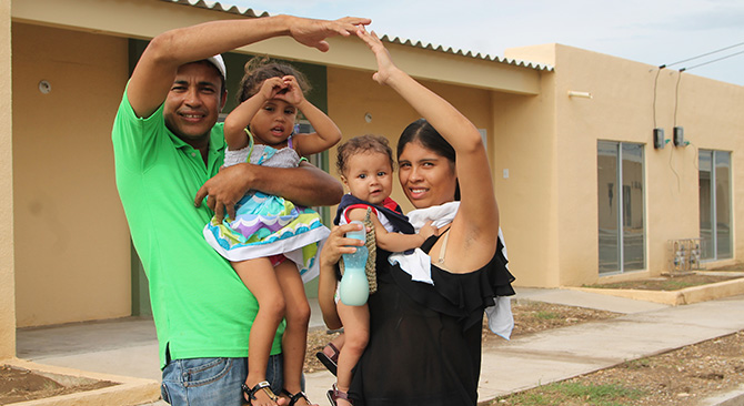Con la entrega de hoy en Guajira se llega a 98 mil viviendas gratis terminadas