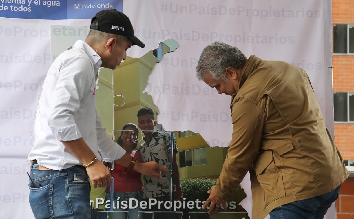 En Rionegro, Antioquia, se entregó la primera Ecobertura, un subsidio para la compra de No VIS amigable con el medioambiente. Foto: René Valenzuela (MVCT)