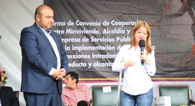Con viviendas y agua potable dignificamos a los sectores mas vulnerables del pais Ministra Elsa Noguera