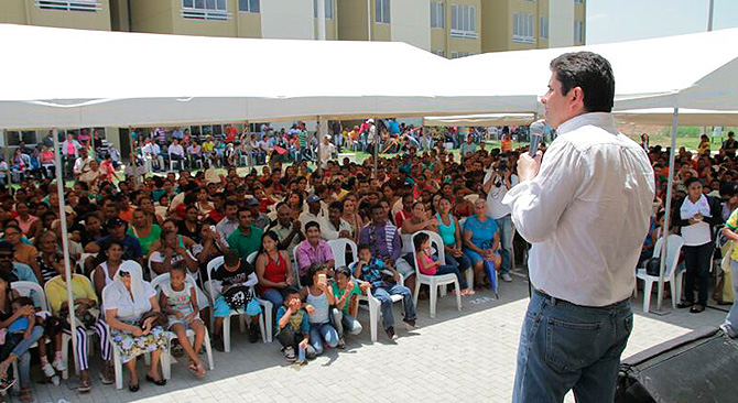 Con una solución real de vivienda para 11.493 familias vulnerables llegó hoy Minvivienda a Valledupar y Barranquilla