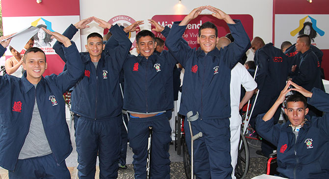 72 heroes de la patria heridos en combate recibiran manana viviendas gratis
