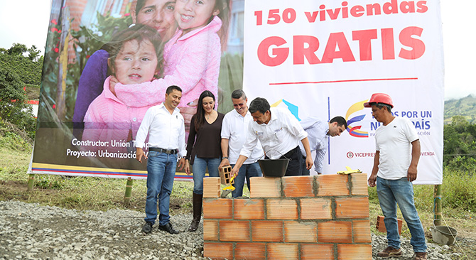 Gobierno anuncio mas inversion en agua saneamiento basico y viviendas gratis para Narino