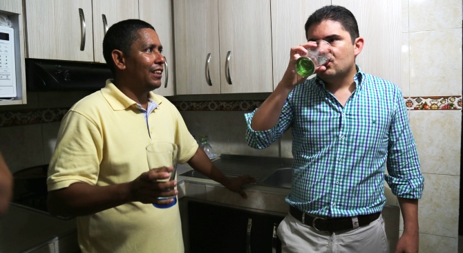 Los cartageneros pueden estar tranquilos y tomar agua directamente de la llave Ministro de Vivienda