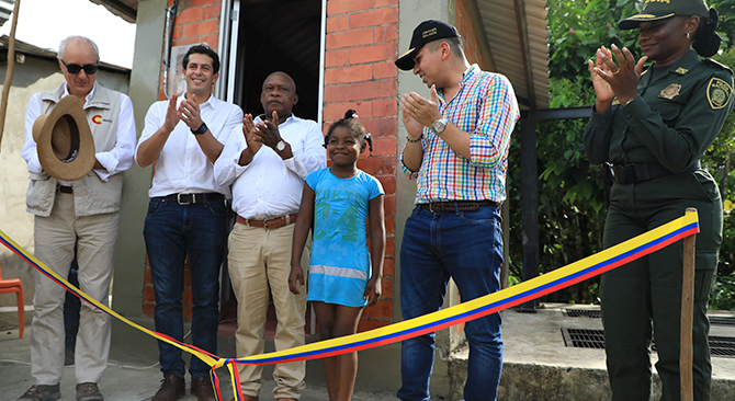 Minvivienda inauguro alcantarillado en El Atrato y anuncio 1200 conexiones intradomiciliarias para habitantes de Choco