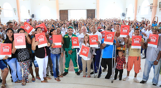 Mas de mil familias de Cordoba dejaron de vivir en la ilegalidad Elsa Noguera