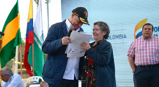 Con casa propia y gratuita 281 familias de Cauca y Putumayo le dicen adios a la guerra
