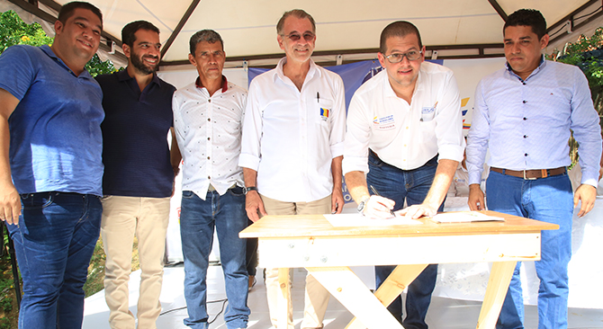 Minvivienda dejo en marcha dos convenios para mejorar el servicio de Agua Potable en el Atlantico