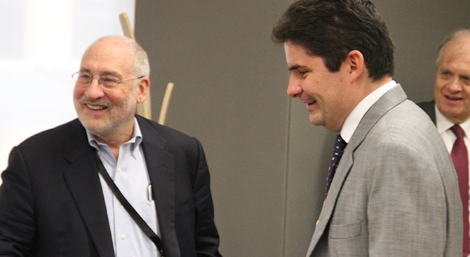 Como muy productiva calificó el Ministro de Vivienda, Luis Felipe Henao Cardona, su reunión con el Nobel de Economía, Joseph Stiglitz