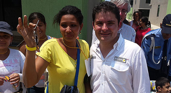La alegría de recibir una casa gratis les llegó hoy a 2.757 familias vulnerables de Santa Marta y Cereté