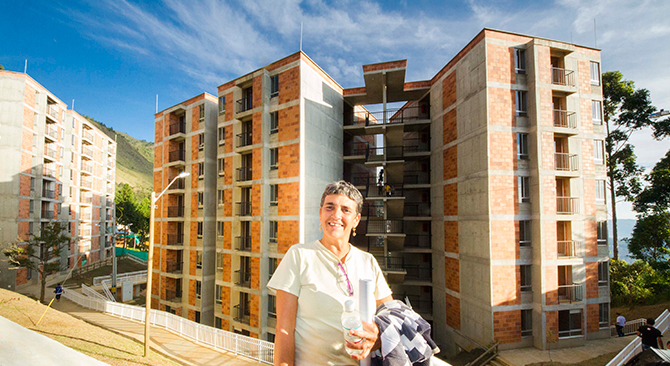 Minvivienda inicia proceso de acompañamiento social a 2 proyectos de vivienda gratuita en Medellín