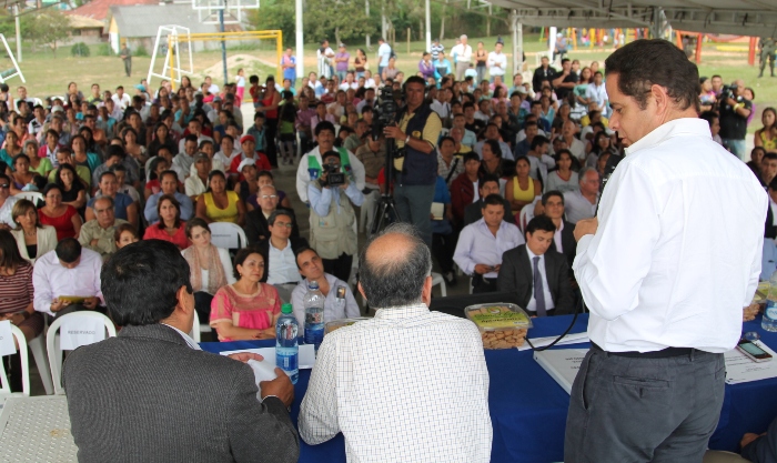 Vargas Lleras lanzó subasta para construir VIP en Cauca