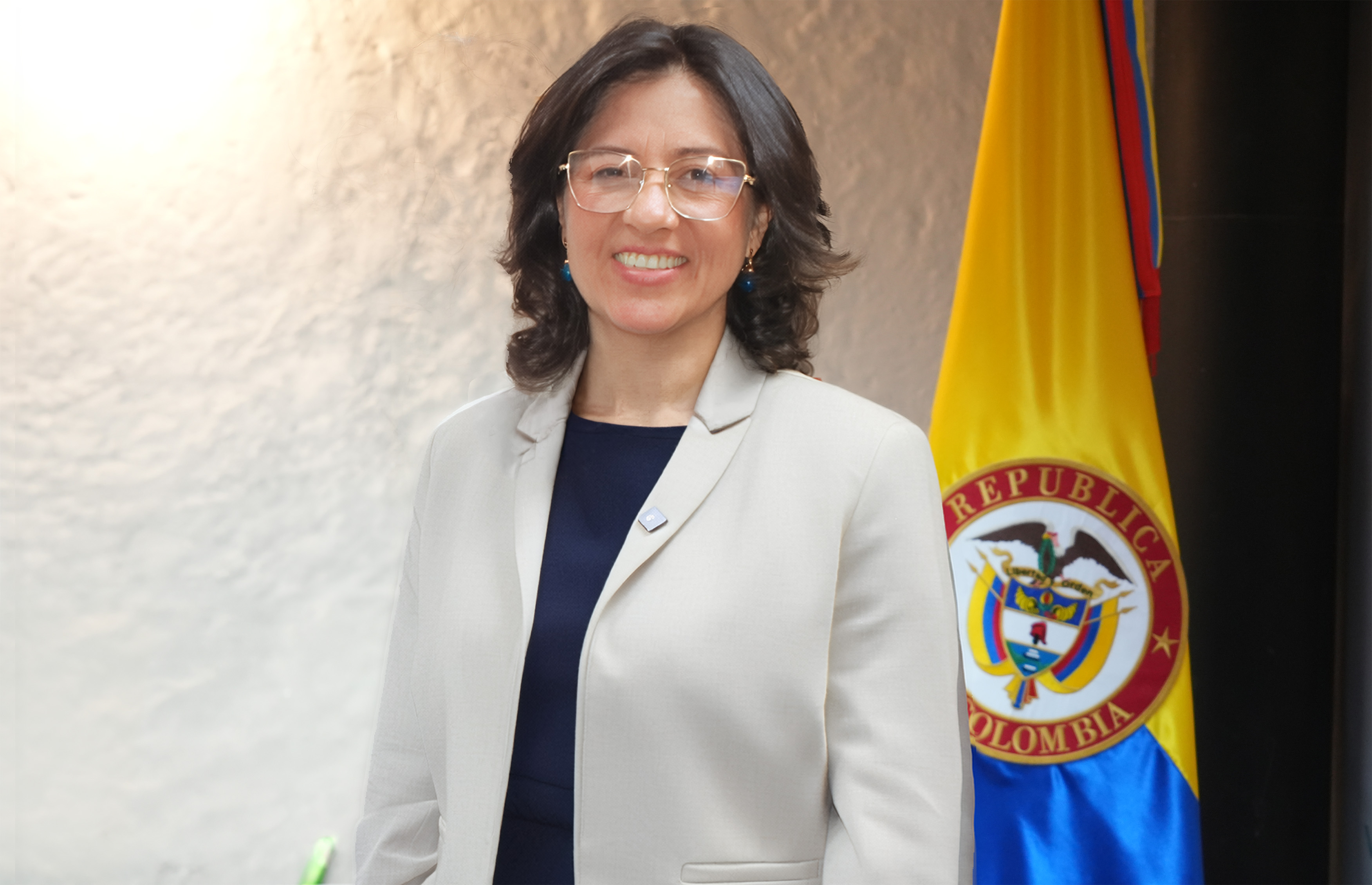 FOTOGRAFÍA COMUNICADO MINISTRA ENCARGADA