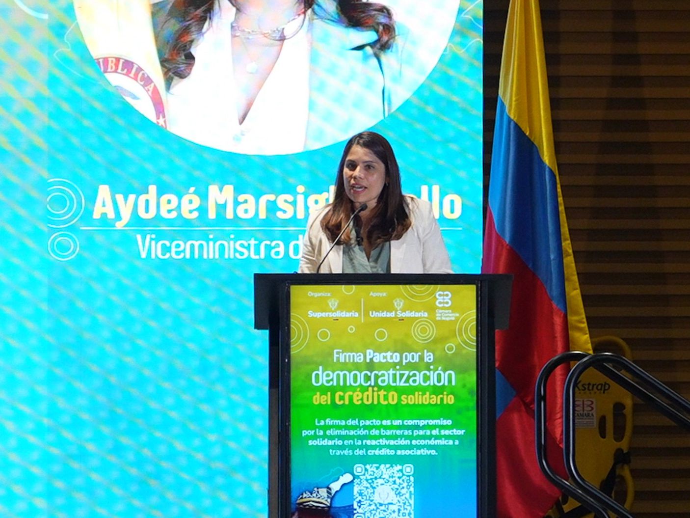 FOTOGRAFÍA,viceministra de Vivienda, Aydeé Marsiglia Bello en el acto de firma del Pacto por la democratización del crédito solidario