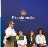 FOTOGRAFIA PRESIDENCIA ENTREGA PRIMER VIVIENDA PARA DAMNIFICADOS EN BUENAVENTURA 01