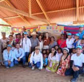 FOTOGRAFÍA MINISTRA DE VIVIENDA HELGA RIVAS EN ENTREGA DE MEJORAMIENTOS EN RIOACHA, LA GUAJIRA