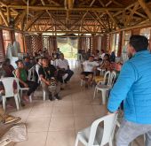 FOTOGRAFÍA VISITA TECNICA DE MINVIVIENDA EN RESGUARO INDIGENA EN RISARALDA