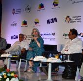 La ministra destacó la importancia que tiene para las mujeres ser propietarias de su vivienda, por la seguridad y bienestar que esto significa para ellas y sus familias, además de las posibilidades a nivel crediticio. Foto: Sharon Durán (MVCT) 