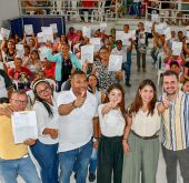 FOTOGRAFIA viceministra de Vivienda Aydeé Marsiglia EN DIALOGO CON con 153 familias de la urbanización Villa Karen del corregimiento de Chochó en Sincelejo