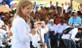 La Ministra de Vivienda, Elsa Noguera en Santander de Quilichao. Foto: René Valenzuela (MVCT).