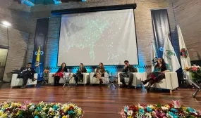 FOTOGRAFIA MINVIVIENDA EN PANEL AMERIGOE 2025