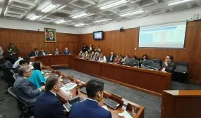 FOTOGRAFIA COMUNICADO EN INFORME MINISTRO DE VIVIENDA ADVIERTE QUE LA ENTIDAD NO TIENE CAPACIDAD PARA INVERTIR  01