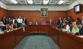FOTOGRAFIA COMUNICADO MINISTRO VIVIENDA ANTE LA COMISION SEPTIMA DEL SENADO SEPTIEMBRE 01