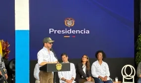 FOTOGRAFIA PRESIDENCIA ENTREGA PRIMER VIVIENDA PARA DAMNIFICADOS EN BUENAVENTURA 01