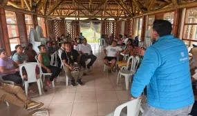FOTOGRAFÍA VISITA TECNICA DE MINVIVIENDA EN RESGUARO INDIGENA EN RISARALDA