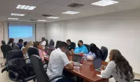 Guajira Azul es para el departamento una iniciativa que busca llevar soluciones de agua potable a la población, especialmente con un enfoque diferencial hacia las comunidades indígenas del territorio. Foto: archivo prensa (MVCT)