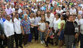 En Barranquilla 700 familias recibieron el titulo de propiedad de sus casas En Barranquilla 700 familias recibieron el titulo de propiedad de sus casas
