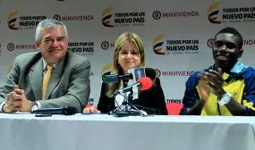 Ministra de Vivienda le confirma a Yuberjen Martinez que su casa estara lista en cuatro meses Ministra de Vivienda le confirma a Yuberjen Martinez que su casa estara lista en cuatro meses