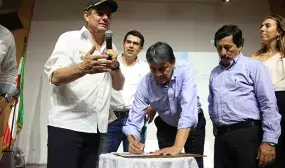 Gobierno firma nuevos convenios para llevar agua potable y alcantarillado para mas habitantes de Santander y Meta Gobierno firma nuevos convenios para llevar agua potable y alcantarillado para mas habitantes de Santander y Meta
