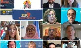 Al clausurar la asamblea de MINURVI, el Ministro se comprometió a seguir liderando temas de vivienda y hábitat en la región. Foto: MVCT
