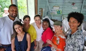 FOTOGRAFIA MINVIVIENDA ENTREGA DE PROYECTOS PARA BENEFISIARIOS EN SAN ANDRES, PROVIDENCIA Y SANTA CATALINA