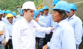 Vicepresidente y Minvivienda le cumplen a Choco y llegan con obras de vivienda y agua por mas de 221 mil millones de pesos Vicepresidente y Minvivienda le cumplen a Choco y llegan con obras de vivienda y agua por mas de 221 mil millones de pesos