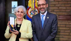 Camara de Propiedad Raiz reconocida por 50 anos de servicio a favor de la vivienda Camara de Propiedad Raiz reconocida por 50 anos de servicio a favor de la vivienda