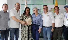 La ministra Catalina Velasco dialogó con la comunidad, alcaldes y delegados sobre las soluciones para atender los problemas de Caquetá en materia de agua, saneamiento y vivienda. Foto: Dania Asprilla (MVCT).