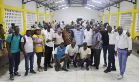 FOTOGRAFÍA VICEMINISTRO DE AGUA Y SANEAMIENTO BÁSICO EDUARD LIBREROS, JUNTO CON REPRESENTANTES DE LA ALCALDÍA DE TIMBIQUÍ, CAUCA