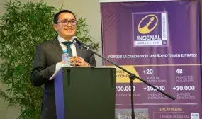 El viceministro Carlos Ruiz habla del programa Jóvenes Propietarios en el evento de la Fiabci. Foto: Sharon Durán (MVCT)