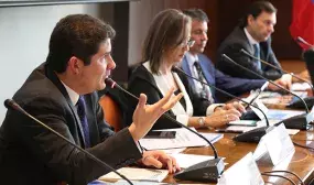 Queremos hacer propietarios de vivienda a 7.500 colombianos que hoy viven en la ilegalidad Minvivienda Queremos hacer propietarios de vivienda a 7.500 colombianos que hoy viven en la ilegalidad Minvivienda