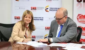 Cumplimos con 100 mil casas gratis ahora vamos por 100 mil titulaciones Minvivienda Cumplimos con 100 mil casas gratis ahora vamos por 100 mil titulaciones Minvivienda