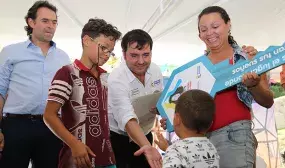 Jaime Pumarejo se estrena en Minvivienda con 434 casas gratis para Medellin Jaime Pumarejo se estrena en Minvivienda con 434 casas gratis para Medellin