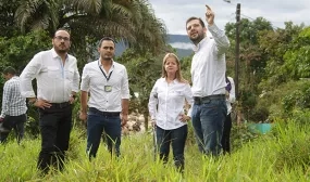 Con 50 personas y 85 toneladas de tuberia se trabaja para restablecer el agua potable en Mocoa Con 50 personas y 85 toneladas de tuberia se trabaja para restablecer el agua potable en Mocoa