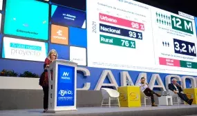La ministra Catalina Velasco durante el congreso de Camacol, en el cual destacó que para el Gobierno Nacional el sector edificador es fundamental y también tiene estrecha relación con el agua. Foto: Dania Asprilla (MVCT).