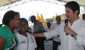 Cerca de 2000 familias vallecaucanas se beneficiaran manana con los programas de Viviendas Gratis y Casa Ahorro Cerca de 2000 familias vallecaucanas se beneficiaran manana con los programas de Viviendas Gratis y Casa Ahorro