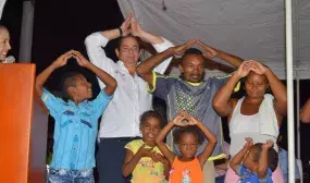 Le cumplimos a La Guajira, entregadas las últimas 300 viviendas gratis en Rioacha Le cumplimos a La Guajira, entregadas las últimas 300 viviendas gratis en Rioacha