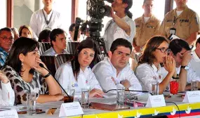 1,2 billones de pesos invierte el Gobierno Santos en obras de vivienda, agua y saneamiento, en el eje cafetero y Antioquia 1,2 billones de pesos invierte el Gobierno Santos en obras de vivienda, agua y saneamiento, en el eje cafetero y Antioquia