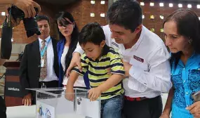 Desplazados, familias vulnerables y victimas de la violencia ganaron hoy 816 viviendas cien por ciento subsidiadas en Medellin Desplazados, familias vulnerables y victimas de la violencia ganaron hoy 816 viviendas cien por ciento subsidiadas en Medellin